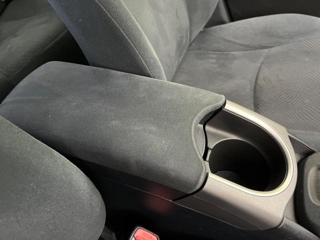 プリウス S 禁煙車 純正ナビ バックカメラ ETC Bluetooth フルセグ HIDヘッドライト スマートキー オートエアコン オートライト フォグライト 盗難防止装置 プライバシーガラス(48枚目)