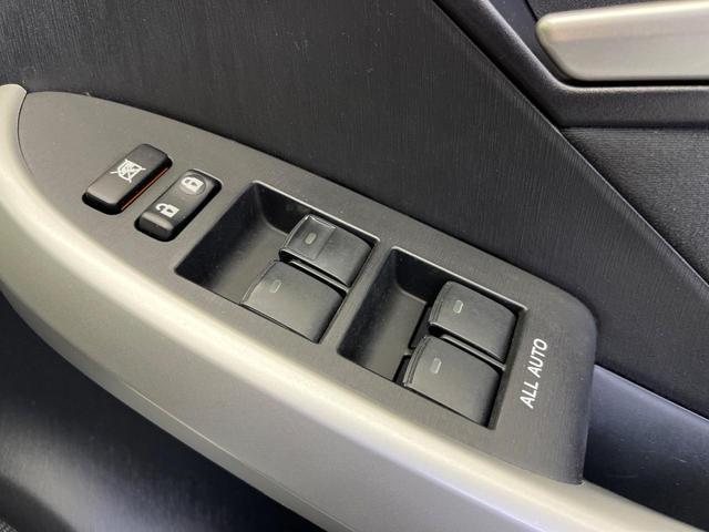 プリウス S 禁煙車 純正ナビ バックカメラ ETC Bluetooth フルセグ HIDヘッドライト スマートキー オートエアコン オートライト フォグライト 盗難防止装置 プライバシーガラス(52枚目)