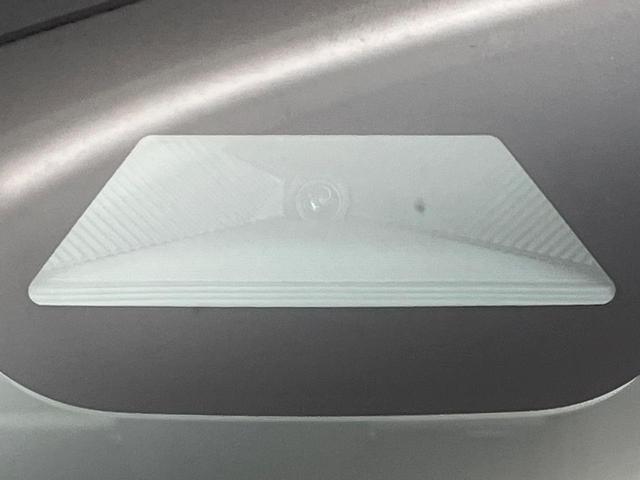 N-BOX ベースグレード 電動スライドドア ホンダセンシング バックカメラ アダプティブクルーズ 禁煙車 コーナーセンサー スマートキー LEDヘッド オートハイビーム 車線逸脱警報 オートライト オートエアコン CD再生(5枚目)