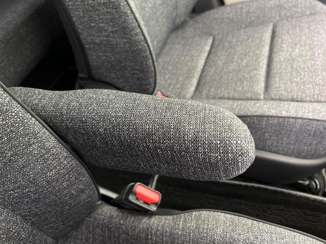 シエンタ ハイブリッドZ 純正10.5インチナビ 禁煙車 パノラミックビューモニター セーフティセンス ハンズフリーパワースライドドア レーダークルーズコントロール ETC ブラインドスポットモニター  LEDヘッドライト(35枚目)