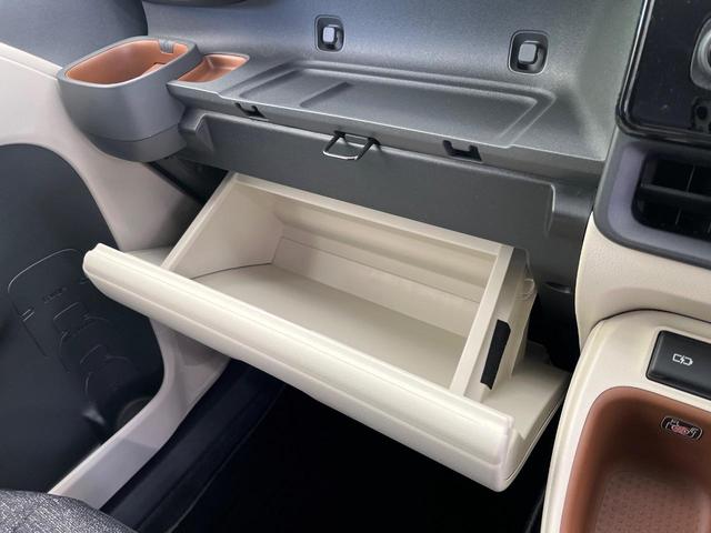 シエンタ ハイブリッドZ 純正10.5インチナビ 禁煙車 パノラミックビューモニター セーフティセンス ハンズフリーパワースライドドア レーダークルーズコントロール ETC ブラインドスポットモニター  LEDヘッドライト(50枚目)