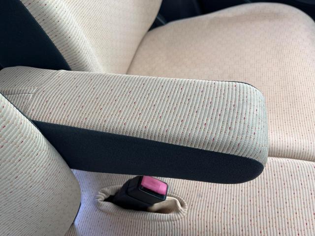 アルトラパン Ｇ　ＳＤナビ　禁煙車　ＥＴＣ　スマートキー　アームレスト　Ｂｌｕｅｔｏｏｔｈ　ＣＤ　地デジ　純正１４インチスチールホイール（8枚目）