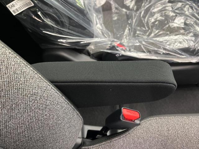 フリード e:HEVエアー EX 登録済未使用車 両側電動スライドドア 衝突軽減 アダプティブクルーズ クリアランスソナー LEDヘッドライト シートヒーター オートハイビーム 踏み間違い防止 車線逸脱警報 オートエアコン(55枚目)