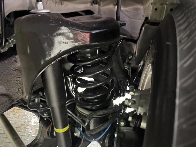 ジムニー ＸＣ　４ＷＤ　ターボ　衝突被害軽減システム　コーナーセンサー　スマートキー　ＬＥＤヘッド　クルコン　オートハイビーム　車線逸脱警報　オートライト　オートエアコン　純正１６インチアルミ　シートヒーター（21枚目）