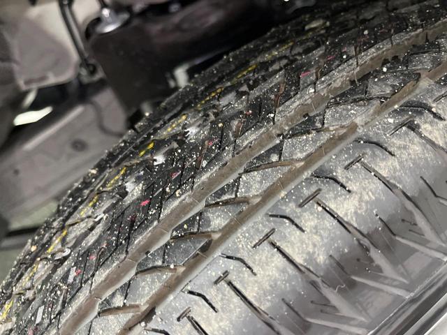 ジムニー ＸＣ　４ＷＤ　ターボ　衝突被害軽減システム　コーナーセンサー　スマートキー　ＬＥＤヘッド　クルコン　オートハイビーム　車線逸脱警報　オートライト　オートエアコン　純正１６インチアルミ　シートヒーター（34枚目）