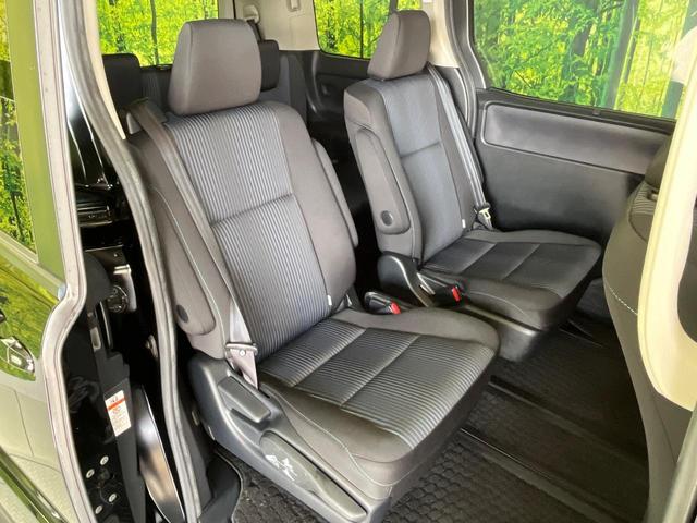 ヴォクシー ＺＳ　純正９型ナビ　バックカメラ　禁煙車　両側電動スライドドア　スマートキー＆プッシュスタート　ＥＴＣ　ＬＥＤヘッド　純正１６インチアルミ　フルセグ　ロールサンシェイド　Ｂｌｕｅｔｏｏｔｈ接続（10枚目）