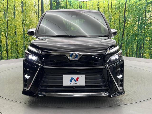 ヴォクシー ハイブリッドＺＳ　煌　フルエアロ　禁煙車　フリップダウンモニター　純正１０．５インチナビ　バックカメラ　トヨタセーフティセンス　両側電動スライドドア　コーナーセンサー　ＬＥＤヘッド　ＥＴＣ２．０　クルーズコントロール（15枚目）
