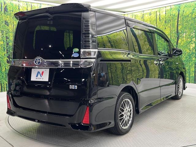ヴォクシー ハイブリッドＺＳ　煌　フルエアロ　禁煙車　フリップダウンモニター　純正１０．５インチナビ　バックカメラ　トヨタセーフティセンス　両側電動スライドドア　コーナーセンサー　ＬＥＤヘッド　ＥＴＣ２．０　クルーズコントロール（18枚目）