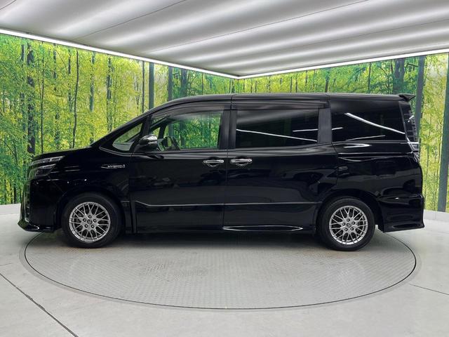 ヴォクシー ハイブリッドＺＳ　煌　フルエアロ　禁煙車　フリップダウンモニター　純正１０．５インチナビ　バックカメラ　トヨタセーフティセンス　両側電動スライドドア　コーナーセンサー　ＬＥＤヘッド　ＥＴＣ２．０　クルーズコントロール（26枚目）
