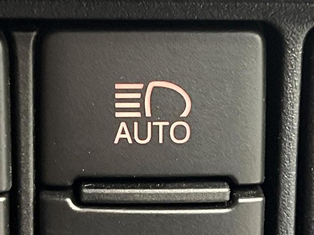 ヴォクシー ハイブリッドＺＳ　煌　フルエアロ　禁煙車　フリップダウンモニター　純正１０．５インチナビ　バックカメラ　トヨタセーフティセンス　両側電動スライドドア　コーナーセンサー　ＬＥＤヘッド　ＥＴＣ２．０　クルーズコントロール（47枚目）