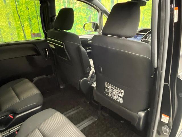 ヴォクシー ハイブリッドＺＳ　煌　フルエアロ　禁煙車　フリップダウンモニター　純正１０．５インチナビ　バックカメラ　トヨタセーフティセンス　両側電動スライドドア　コーナーセンサー　ＬＥＤヘッド　ＥＴＣ２．０　クルーズコントロール（58枚目）