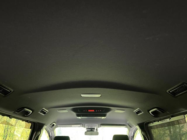 ヴォクシー ハイブリッドＺＳ　煌　フルエアロ　禁煙車　フリップダウンモニター　純正１０．５インチナビ　バックカメラ　トヨタセーフティセンス　両側電動スライドドア　コーナーセンサー　ＬＥＤヘッド　ＥＴＣ２．０　クルーズコントロール（60枚目）