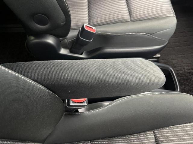 ヴォクシー ハイブリッドＺＳ　煌　フルエアロ　禁煙車　フリップダウンモニター　純正１０．５インチナビ　バックカメラ　トヨタセーフティセンス　両側電動スライドドア　コーナーセンサー　ＬＥＤヘッド　ＥＴＣ２．０　クルーズコントロール（64枚目）