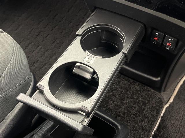 ヴォクシー ハイブリッドＺＳ　煌　フルエアロ　禁煙車　フリップダウンモニター　純正１０．５インチナビ　バックカメラ　トヨタセーフティセンス　両側電動スライドドア　コーナーセンサー　ＬＥＤヘッド　ＥＴＣ２．０　クルーズコントロール（69枚目）