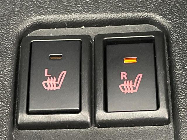 ジムニー ＸＣ　届出済未使用車　４ＷＤ　ターボ　衝突被害軽減システム　コーナーセンサー　スマートキー　ＬＥＤヘッド　クルコン　オートハイビーム　車線逸脱警報　オートライト　オートエアコン　純正１６インチアルミ（6枚目）