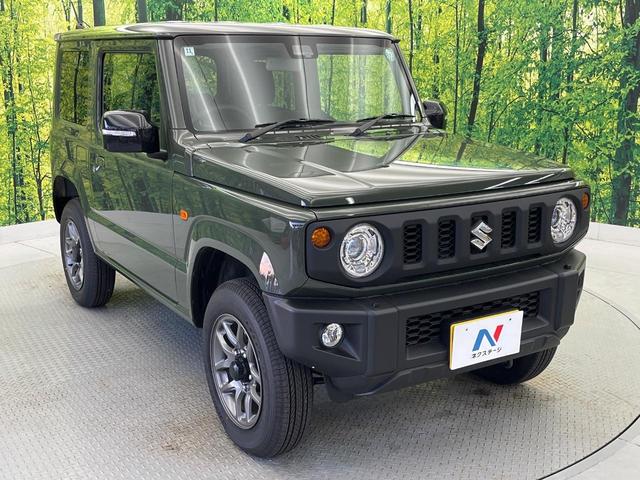 ジムニー ＸＣ　届出済未使用車　４ＷＤ　ターボ　衝突被害軽減システム　コーナーセンサー　スマートキー　ＬＥＤヘッド　クルコン　オートハイビーム　車線逸脱警報　オートライト　オートエアコン　純正１６インチアルミ（17枚目）