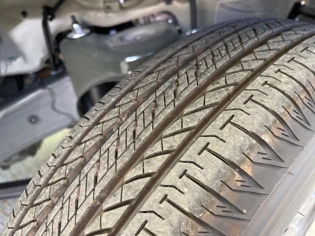 ジムニー ＸＣ　届出済未使用車　４ＷＤ　ターボ　衝突被害軽減システム　コーナーセンサー　スマートキー　ＬＥＤヘッド　クルコン　オートハイビーム　車線逸脱警報　オートライト　オートエアコン　純正１６インチアルミ（31枚目）