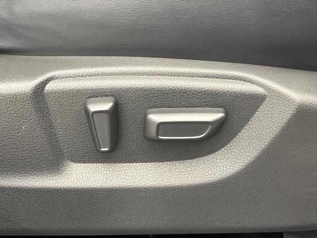 エクリプスクロス ブラックエディション　４ＷＤ　ターボ　サンルーフ　禁煙車　純正８型ナビ　全周囲カメラ　ｅ－Ａｓｓｉｓｔ　マイパイロット　ＢＳＭ　電動リヤゲート　ハーフレザー　パワーシート　コーナーセンサー　ＬＥＤヘッド　全席シートヒーター（60枚目）