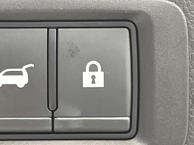 エクリプスクロス ブラックエディション　４ＷＤ　ターボ　サンルーフ　禁煙車　純正８型ナビ　全周囲カメラ　ｅ－Ａｓｓｉｓｔ　マイパイロット　ＢＳＭ　電動リヤゲート　ハーフレザー　パワーシート　コーナーセンサー　ＬＥＤヘッド　全席シートヒーター（62枚目）