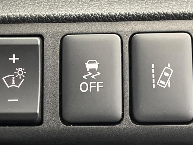 エクリプスクロス ブラックエディション　４ＷＤ　ターボ　サンルーフ　禁煙車　純正８型ナビ　全周囲カメラ　ｅ－Ａｓｓｉｓｔ　マイパイロット　ＢＳＭ　電動リヤゲート　ハーフレザー　パワーシート　コーナーセンサー　ＬＥＤヘッド　全席シートヒーター（63枚目）