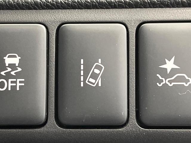 エクリプスクロス ブラックエディション　４ＷＤ　ターボ　サンルーフ　禁煙車　純正８型ナビ　全周囲カメラ　ｅ－Ａｓｓｉｓｔ　マイパイロット　ＢＳＭ　電動リヤゲート　ハーフレザー　パワーシート　コーナーセンサー　ＬＥＤヘッド　全席シートヒーター（64枚目）