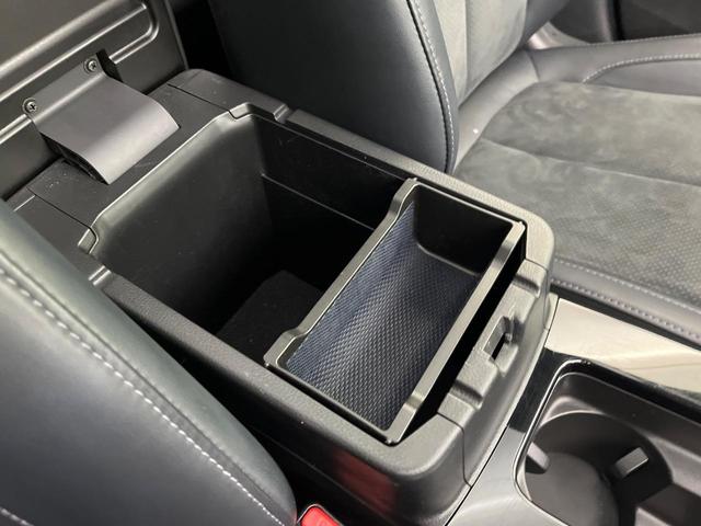 エクリプスクロス ブラックエディション　４ＷＤ　ターボ　サンルーフ　禁煙車　純正８型ナビ　全周囲カメラ　ｅ－Ａｓｓｉｓｔ　マイパイロット　ＢＳＭ　電動リヤゲート　ハーフレザー　パワーシート　コーナーセンサー　ＬＥＤヘッド　全席シートヒーター（79枚目）