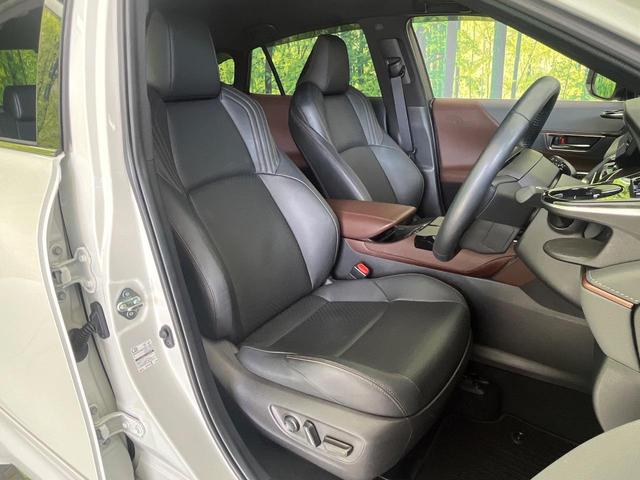 【黒革シート】上質な本革を使用し、高級感あふれる黒革シート。常に体に触れる部分だから、座り心地の良さにはこだわりたいですね♪汚れの付着や劣化を抑制する内装コーティング施工もおススメですよ♪