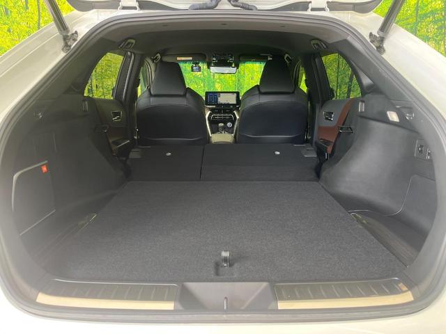 普段のお買い物や通勤、送迎等に十分な荷室スペースを確保しております。セカンドシートを倒すと、大きな荷物の積載も可能です♪
