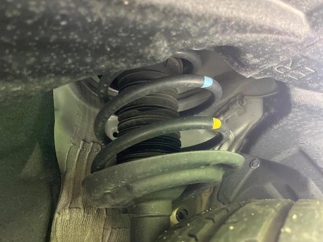 お車を安心してお乗りいただく為には、足回りの定期点検が欠かせません。サービスサポート（有償保証）では無料点検もご提供しており、安心のカーライフをお過ごしいただけるサポート体制が整っています。