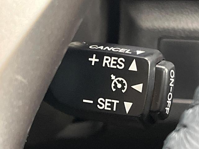 マークＸ プレミアム　禁煙車　純正ナビ　バックカメラ　クルーズコントロール　パワーシート　ＥＴＣ　ドラレコ　コーナーセンサー　ＨＩＤヘッド　純正１６インチアルミ　デュアルエアコン　スマートキー　Ｂｌｕｅｔｏｏｔｈ　ＣＤ（6枚目）