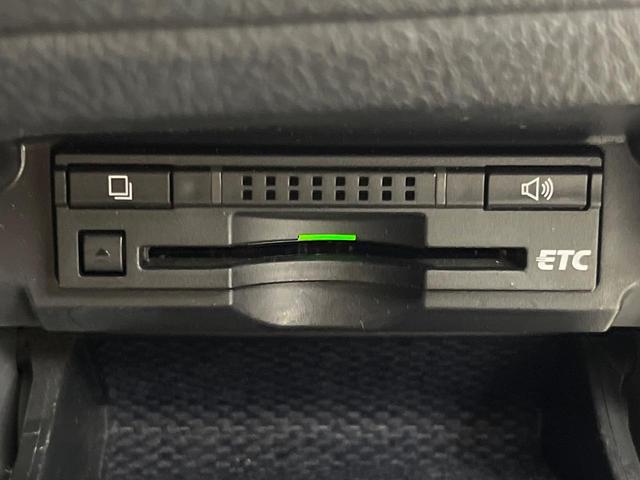 マークＸ プレミアム　禁煙車　純正ナビ　バックカメラ　クルーズコントロール　パワーシート　ＥＴＣ　ドラレコ　コーナーセンサー　ＨＩＤヘッド　純正１６インチアルミ　デュアルエアコン　スマートキー　Ｂｌｕｅｔｏｏｔｈ　ＣＤ（8枚目）