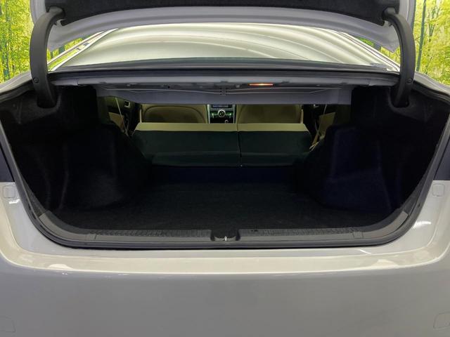 マークＸ プレミアム　禁煙車　純正ナビ　バックカメラ　クルーズコントロール　パワーシート　ＥＴＣ　ドラレコ　コーナーセンサー　ＨＩＤヘッド　純正１６インチアルミ　デュアルエアコン　スマートキー　Ｂｌｕｅｔｏｏｔｈ　ＣＤ（11枚目）