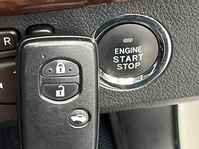 マークＸ プレミアム　禁煙車　純正ナビ　バックカメラ　クルーズコントロール　パワーシート　ＥＴＣ　ドラレコ　コーナーセンサー　ＨＩＤヘッド　純正１６インチアルミ　デュアルエアコン　スマートキー　Ｂｌｕｅｔｏｏｔｈ　ＣＤ（47枚目）