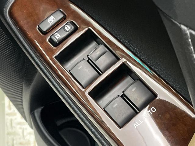 マークＸ プレミアム　禁煙車　純正ナビ　バックカメラ　クルーズコントロール　パワーシート　ＥＴＣ　ドラレコ　コーナーセンサー　ＨＩＤヘッド　純正１６インチアルミ　デュアルエアコン　スマートキー　Ｂｌｕｅｔｏｏｔｈ　ＣＤ（53枚目）