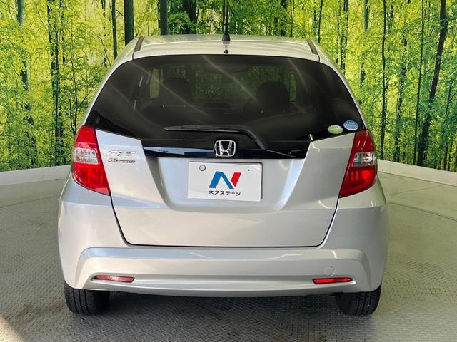 フィット Ｇ・１０ｔｈアニバーサリー　純正ナビ　禁煙車　フルセグ　ＥＴＣ　ドラレコ　Ｂｌｕｅｔｏｏｔｈ接続　スマートキー　電動格納ミラー　プライバシーガラス　盗難防止システム（29枚目）