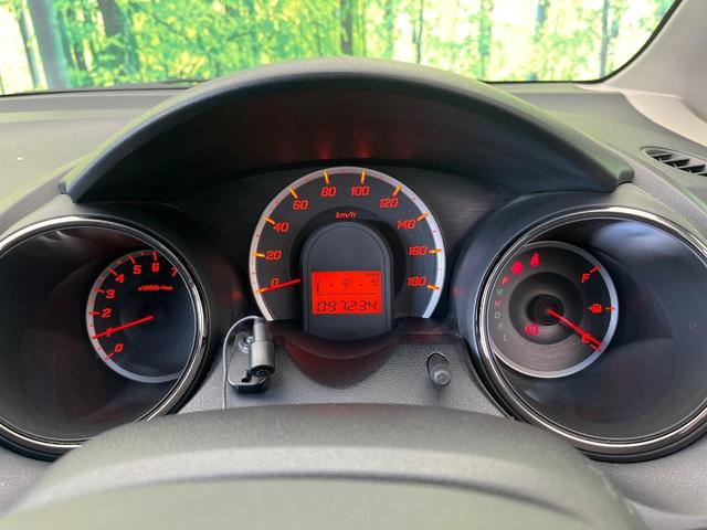 フィット Ｇ・１０ｔｈアニバーサリー　純正ナビ　禁煙車　フルセグ　ＥＴＣ　ドラレコ　Ｂｌｕｅｔｏｏｔｈ接続　スマートキー　電動格納ミラー　プライバシーガラス　盗難防止システム（43枚目）