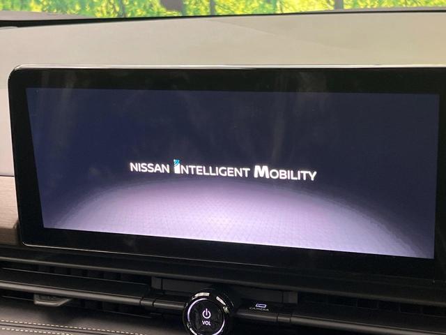 セレナ ｅ－パワー　ハイウェイスターＶ　登録済未使用車　両側電動ドア　全周囲カメラ　衝突被害軽減システム　ハーフレザーシート　ドラレコ　コーナーセンサー　スマートキー　ＬＥＤヘッド　ビルトインＥＴＣ　純正１６インチアルミ　オートハイビーム（4枚目）