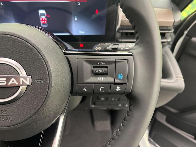 セレナ ｅ－パワー　ハイウェイスターＶ　登録済未使用車　両側電動ドア　全周囲カメラ　衝突被害軽減システム　ハーフレザーシート　ドラレコ　コーナーセンサー　スマートキー　ＬＥＤヘッド　ビルトインＥＴＣ　純正１６インチアルミ　オートハイビーム（6枚目）