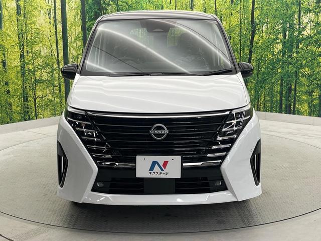 セレナ ｅ－パワー　ハイウェイスターＶ　登録済未使用車　両側電動ドア　全周囲カメラ　衝突被害軽減システム　ハーフレザーシート　ドラレコ　コーナーセンサー　スマートキー　ＬＥＤヘッド　ビルトインＥＴＣ　純正１６インチアルミ　オートハイビーム（16枚目）