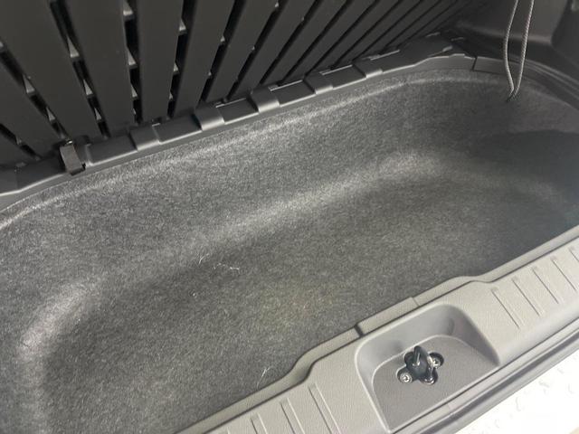 セレナ ｅ－パワー　ハイウェイスターＶ　登録済未使用車　両側電動ドア　全周囲カメラ　衝突被害軽減システム　ハーフレザーシート　ドラレコ　コーナーセンサー　スマートキー　ＬＥＤヘッド　ビルトインＥＴＣ　純正１６インチアルミ　オートハイビーム（37枚目）