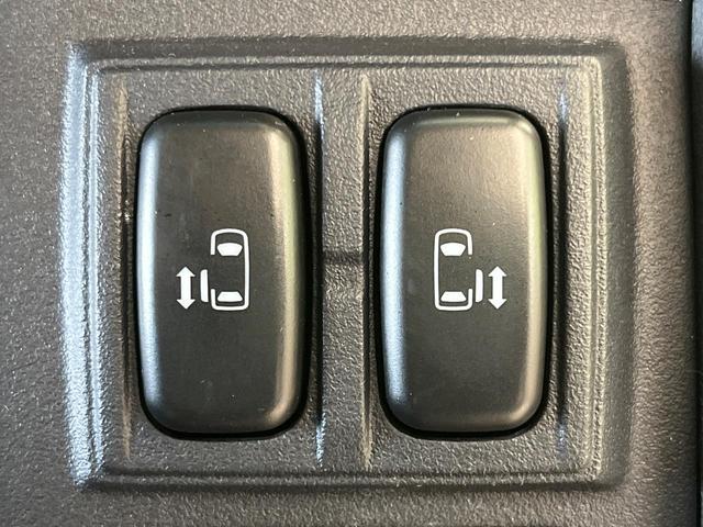 デリカＤ：５ Ｇ　パワーパッケージ　４ＷＤ　サンルーフ　両側電動ドア　パワーバックドア　禁煙車　スマートキー　ＨＩＤヘッド　ビルトインＥＴＣ　クルコン　純正１８インチアルミ　オートライト　オートエアコン　パドルシフト（6枚目）