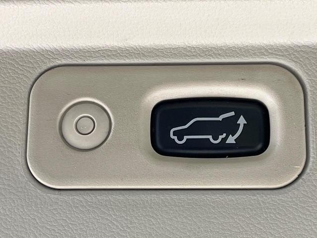 デリカＤ：５ Ｇ　パワーパッケージ　４ＷＤ　サンルーフ　両側電動ドア　パワーバックドア　禁煙車　スマートキー　ＨＩＤヘッド　ビルトインＥＴＣ　クルコン　純正１８インチアルミ　オートライト　オートエアコン　パドルシフト（7枚目）