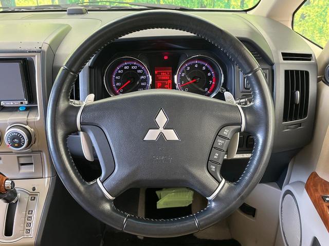 デリカＤ：５ Ｇ　パワーパッケージ　４ＷＤ　サンルーフ　両側電動ドア　パワーバックドア　禁煙車　スマートキー　ＨＩＤヘッド　ビルトインＥＴＣ　クルコン　純正１８インチアルミ　オートライト　オートエアコン　パドルシフト（13枚目）