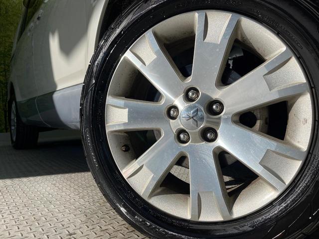 デリカＤ：５ Ｇ　パワーパッケージ　４ＷＤ　サンルーフ　両側電動ドア　パワーバックドア　禁煙車　スマートキー　ＨＩＤヘッド　ビルトインＥＴＣ　クルコン　純正１８インチアルミ　オートライト　オートエアコン　パドルシフト（15枚目）