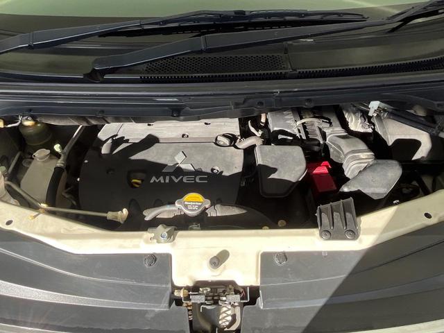 デリカＤ：５ Ｇ　パワーパッケージ　４ＷＤ　サンルーフ　両側電動ドア　パワーバックドア　禁煙車　スマートキー　ＨＩＤヘッド　ビルトインＥＴＣ　クルコン　純正１８インチアルミ　オートライト　オートエアコン　パドルシフト（19枚目）