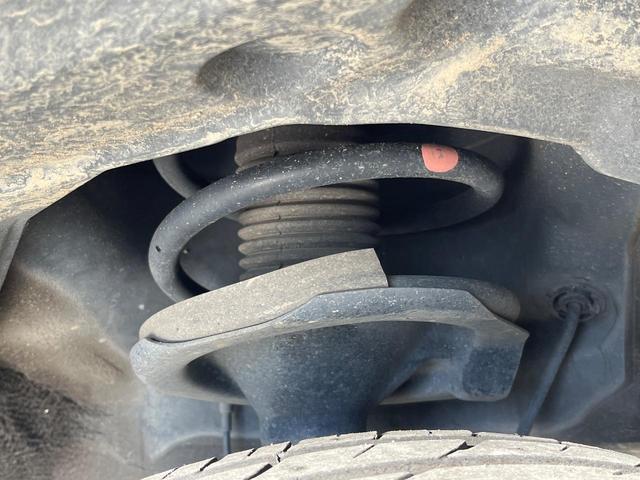 デリカＤ：５ Ｇ　パワーパッケージ　４ＷＤ　サンルーフ　両側電動ドア　パワーバックドア　禁煙車　スマートキー　ＨＩＤヘッド　ビルトインＥＴＣ　クルコン　純正１８インチアルミ　オートライト　オートエアコン　パドルシフト（21枚目）