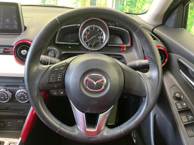 【純正革巻きステアリング】上質な革を使用することで、手にしっかり馴染みとても運転しやすいハンドルです♪