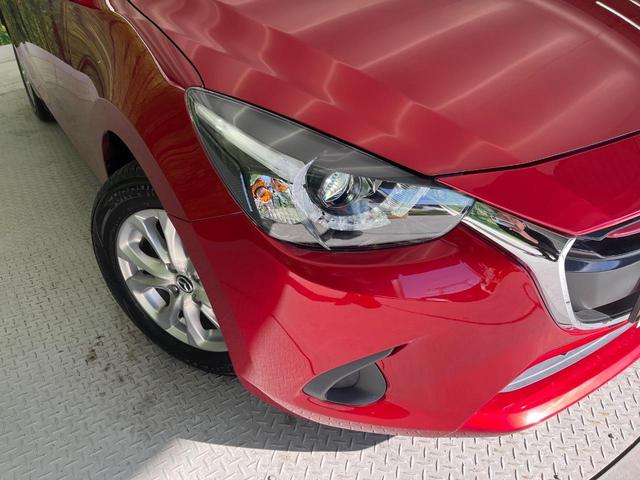 【ＬＥＤヘッドライト】悪天候や夜間走行時も良好な視界を確保し安心して運転できる高輝度ＬＥＤヘッドライトを装備！点灯速度が早く、消費電力も抑えられています。