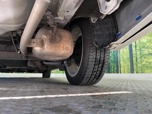 カローラフィールダー ハイブリッドＧ　エアロツアラー・ダブルバイビー　純正ナビ　バックカメラ　禁煙車　ハーフレザーシート　スマートキー　ＨＩＤヘッド　ビルトインＥＴＣ　オートライト　オートエアコン　Ｂｌｕｅｔｏｏｔｈ　ＣＤ　ＤＶＤ再生　フルセグ（21枚目）