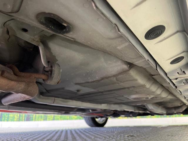 カローラフィールダー ハイブリッドＧ　エアロツアラー・ダブルバイビー　純正ナビ　バックカメラ　禁煙車　ハーフレザーシート　スマートキー　ＨＩＤヘッド　ビルトインＥＴＣ　オートライト　オートエアコン　Ｂｌｕｅｔｏｏｔｈ　ＣＤ　ＤＶＤ再生　フルセグ（22枚目）